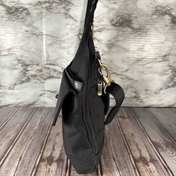 Travelon Crossbody Shoulder Purse Black Nylon Turnlock Hiking Travel Bag - Picture 2 of 13